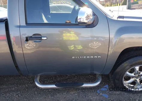 2011 Chevrolet Silverado 1500 Work Truck z USA, uszkodzony, nr VIN 1GCNKPE03BZ149499